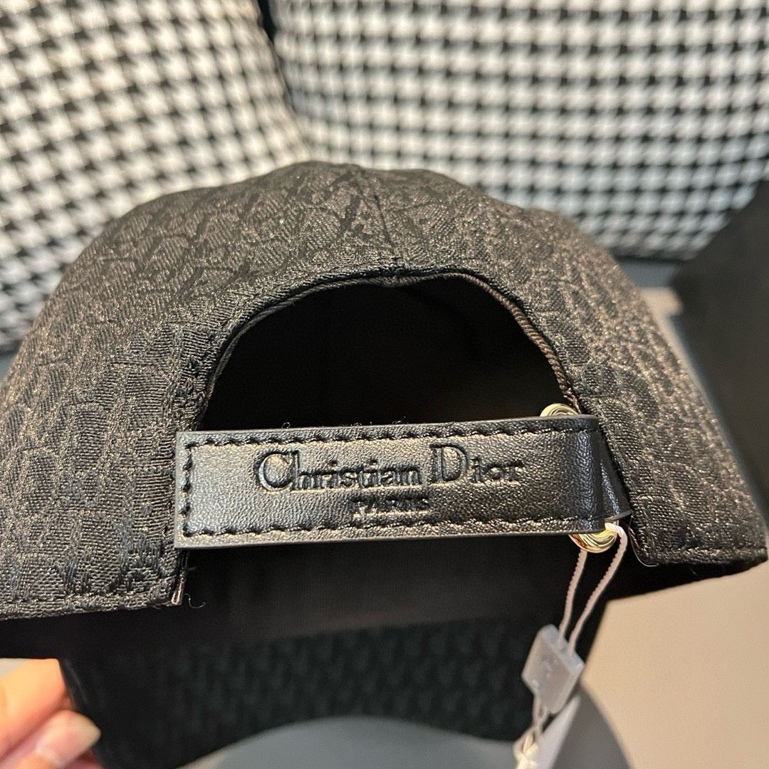 Christian Dior Caps